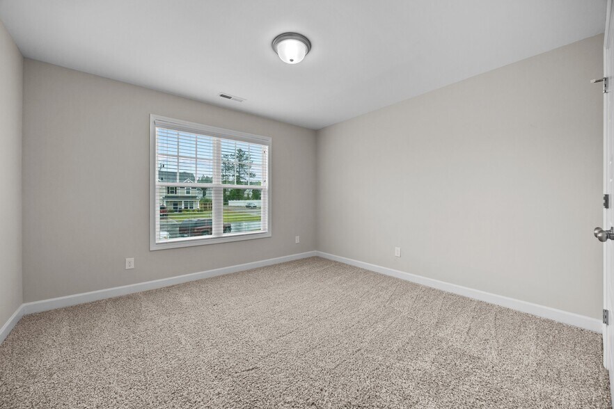 Building Photo - 1165 Camellia Dr