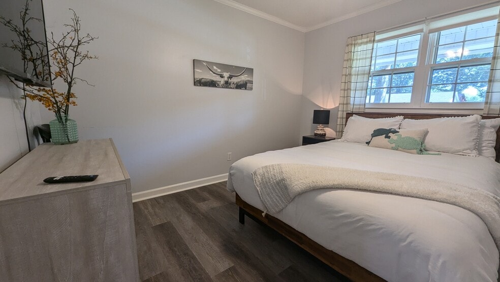 2nd bedroom/bed, side table and dresser included - 106 Sheffield Ln