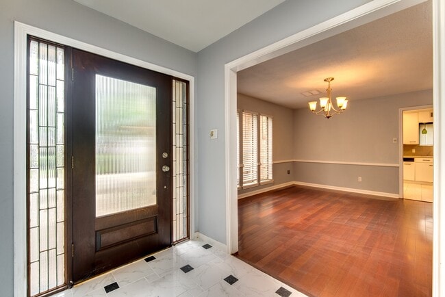 Building Photo - 3927 Pleasant Valley Dr