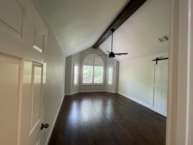 Building Photo - 200 Mountain View Dr