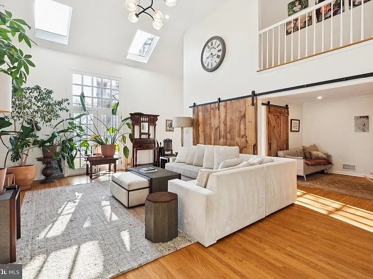 Building Photo - 7713 Cherokee St