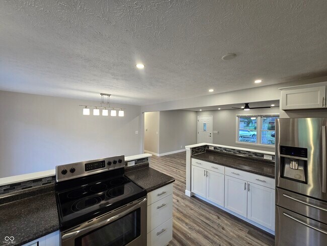 Building Photo - 2115 Dawnshire Dr
