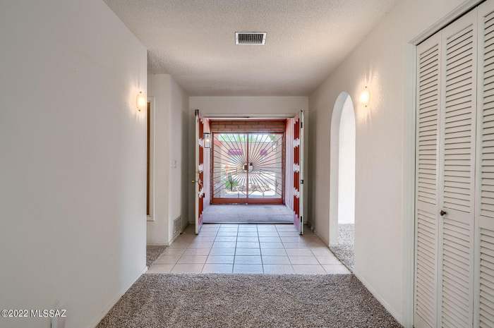 Building Photo - 7551 E La Cienega Dr