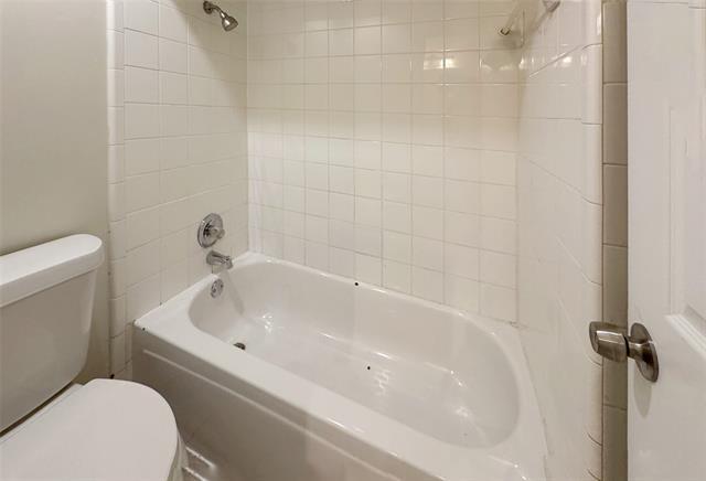 Building Photo - 1401 Summercrest Ln