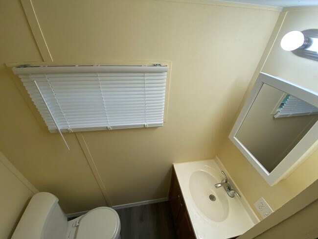 Building Photo - Remodeled mobile home