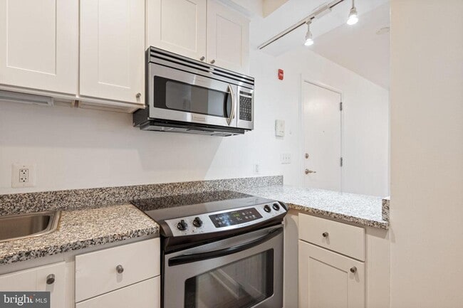 Building Photo - 1314 Massachusetts Ave NW