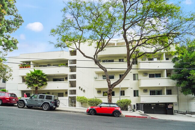 Building Photo - 960 Larrabee St