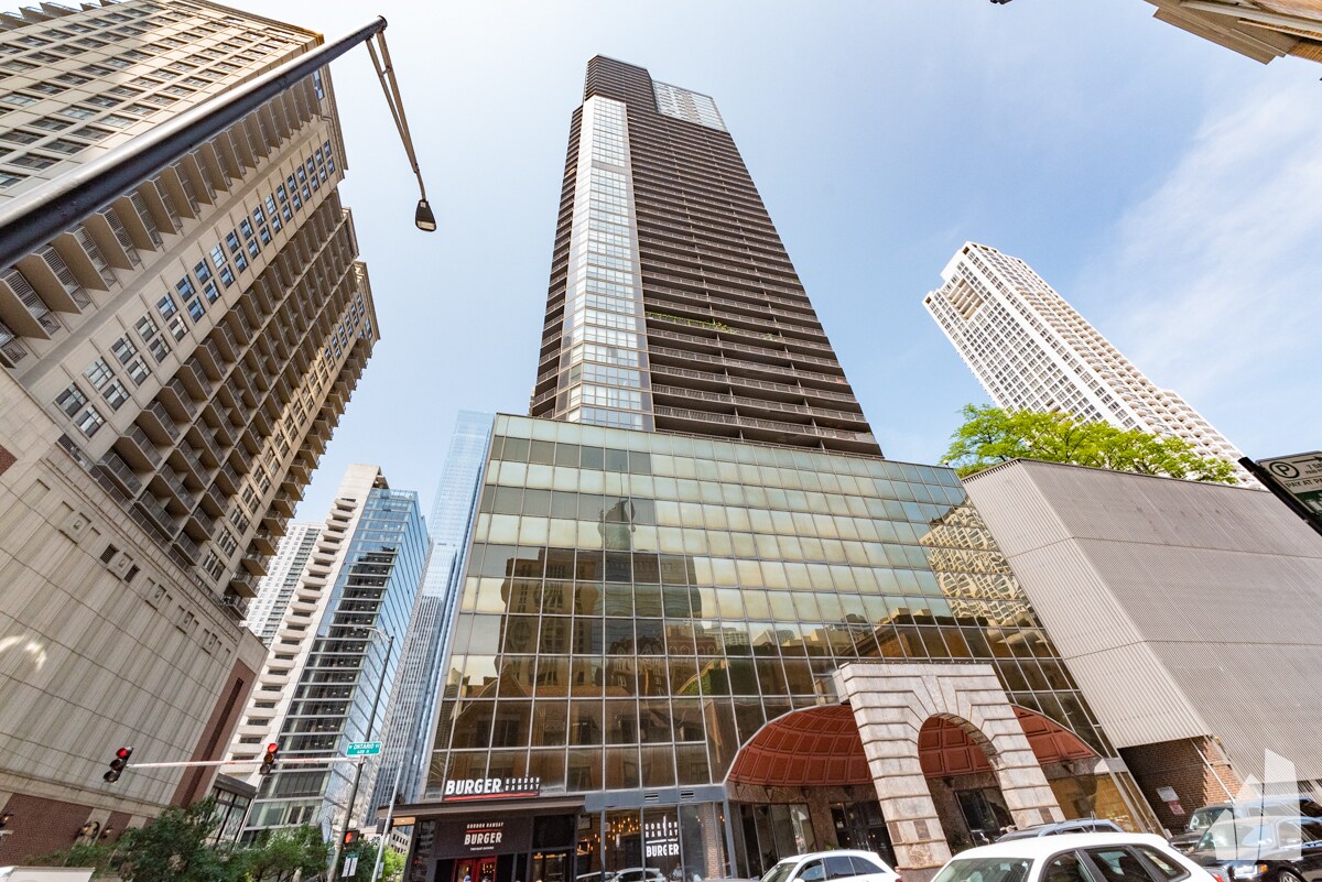 Building Photo - 10 E Ontario St