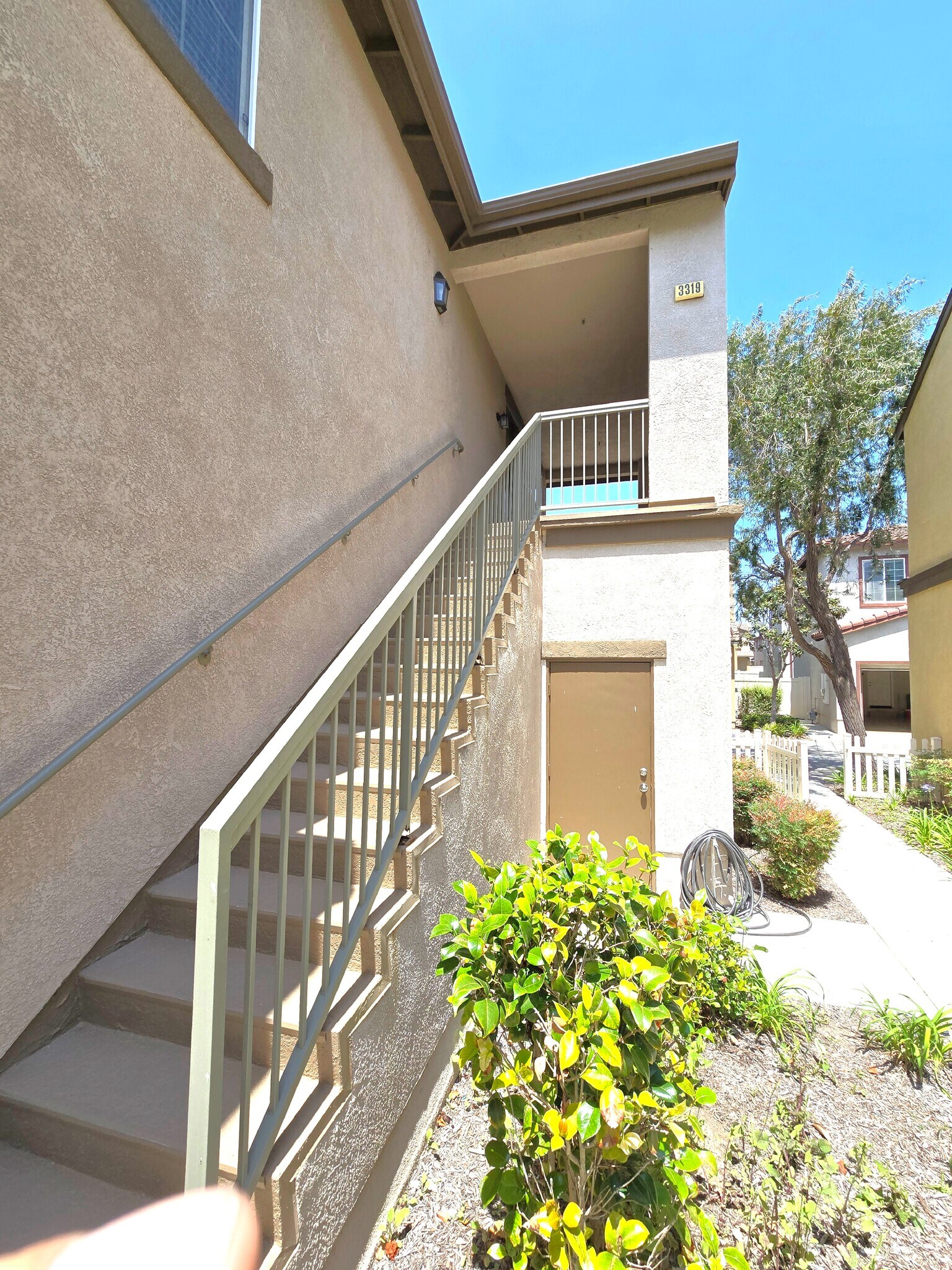 Building Photo - 3319 N Ventura Rd