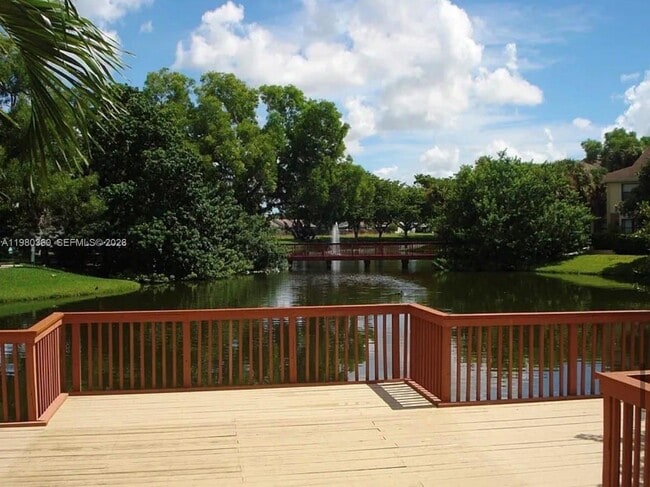 Building Photo - 9999 Summerbreeze Dr