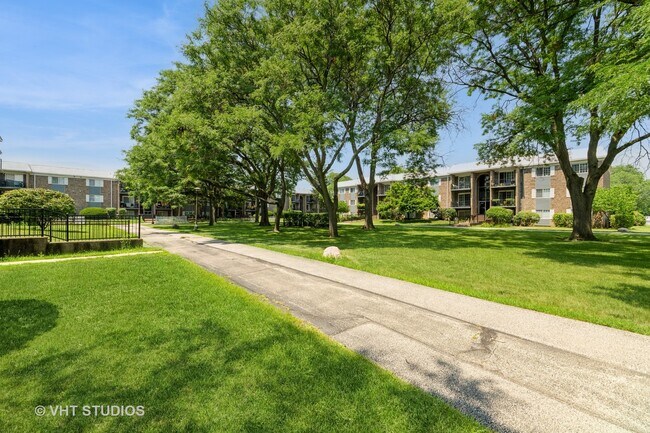 Building Photo - 1511 N Windsor Dr