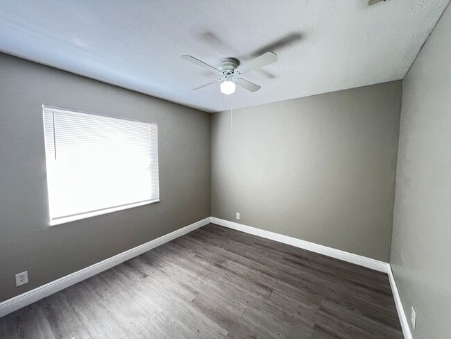 Building Photo - Charming Renovated 2-Bedroom Home in Ocala – Lawn Care Included!