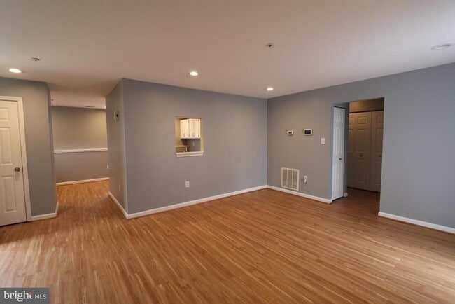 Building Photo - 157 Azalea Ct