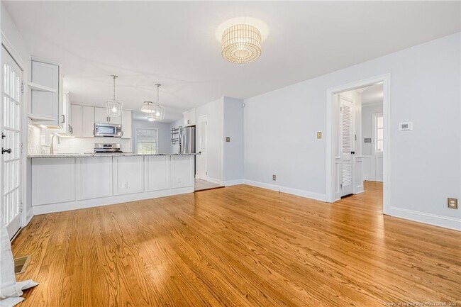 Building Photo - 325 Northview Dr