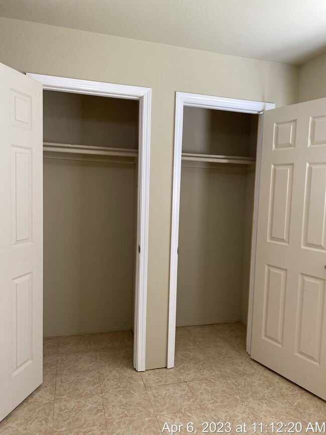 Building Photo - Cozy Home on a Huge Lot