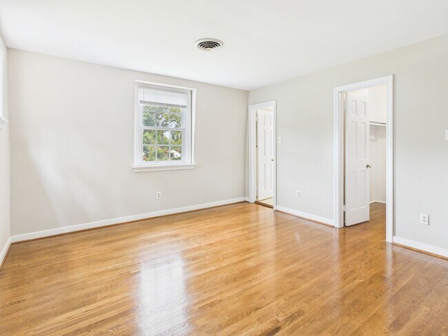 Building Photo - 1519 Chauncey Ln
