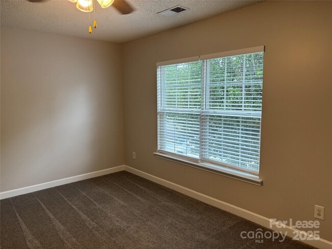 Building Photo - 2032 Beckwith Ln