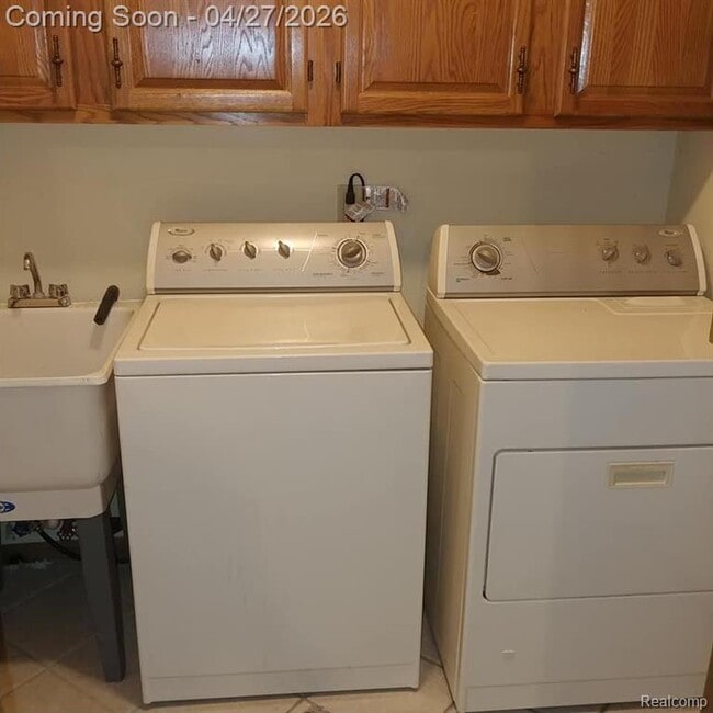 Building Photo - 205 Pineview Ct