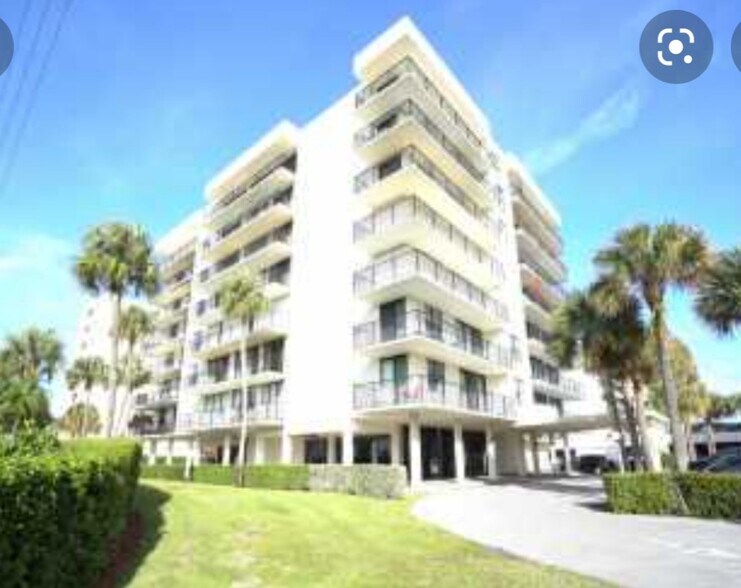 Building Photo - 3460 S Ocean Blvd
