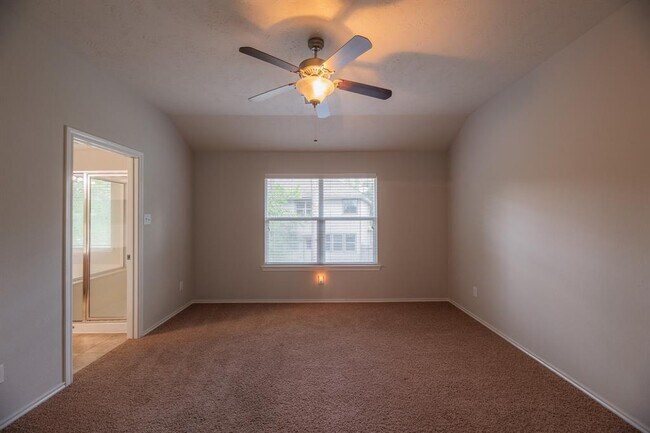 Building Photo - 18 Whitekirk Pl