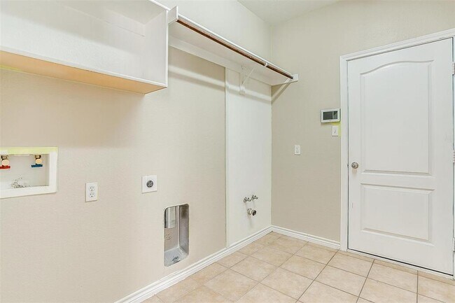 Building Photo - 4244 Summersweet Ln