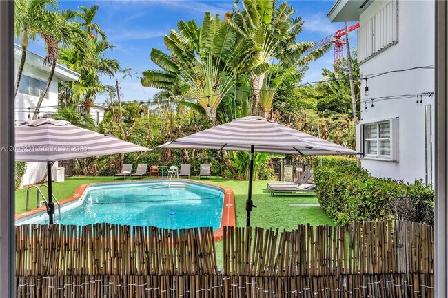 Building Photo - 10006 E Bay Harbor Dr