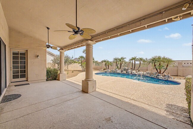 Building Photo - Beautiful Sonoran Heights 4 bed Home, 3 car garage, and Pool