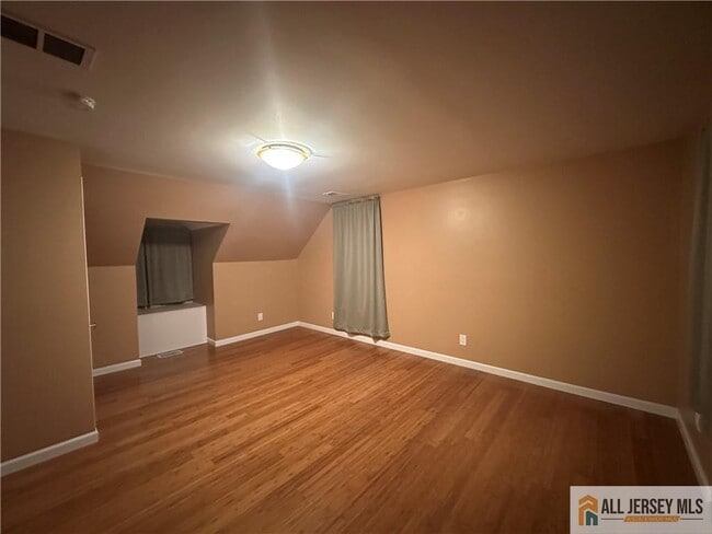 Building Photo - 30 Carpenter Pl