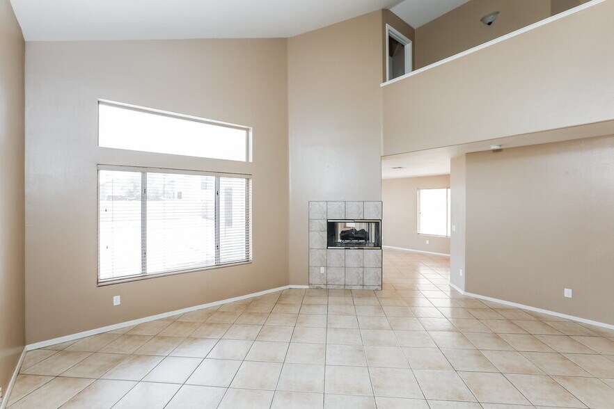 Building Photo - 1653 N 136th Ln