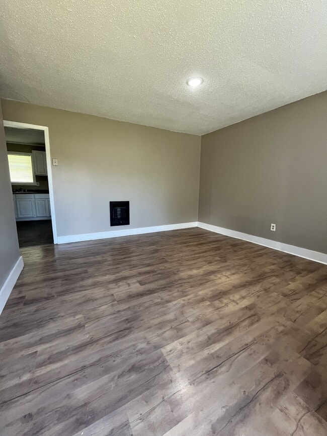 Building Photo - 1217 Forrest Mann Cir