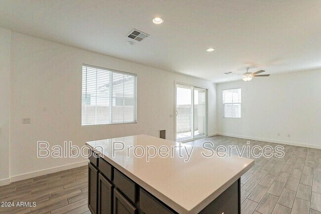 Building Photo - 5532 S Dillon Cir