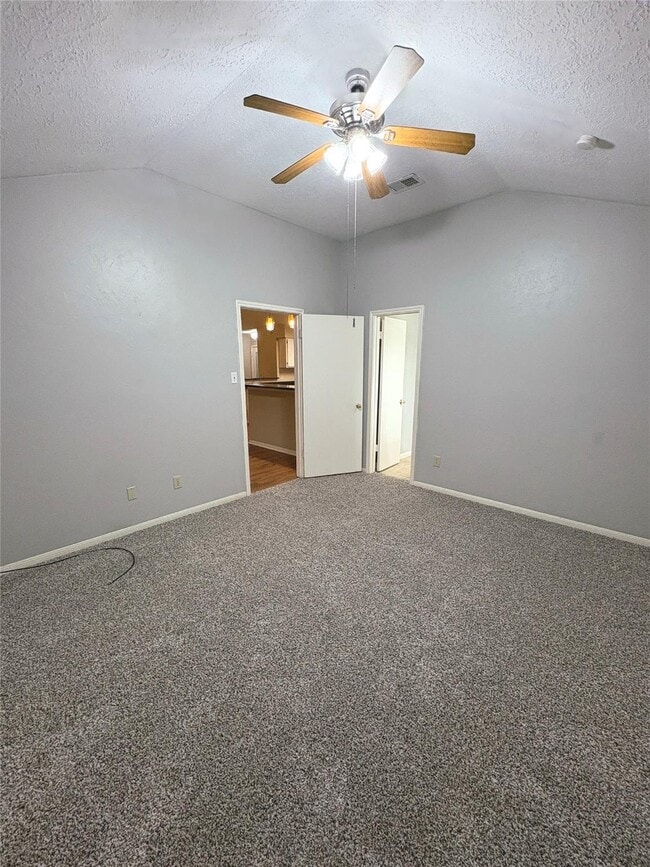 Building Photo - 1014 Stoneleigh Ct