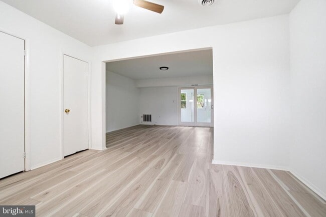 Building Photo - 1137 Kaye Ct