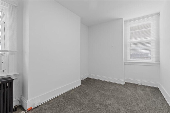 Building Photo - 515 Cato St