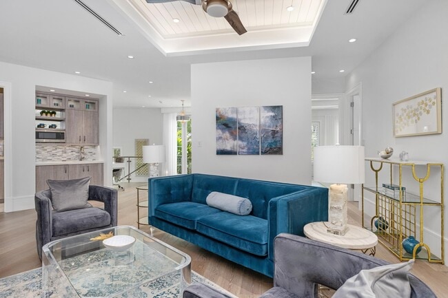 Building Photo - 863 Enfield St