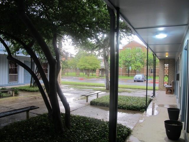 Primary Photo - 425 S Oak St