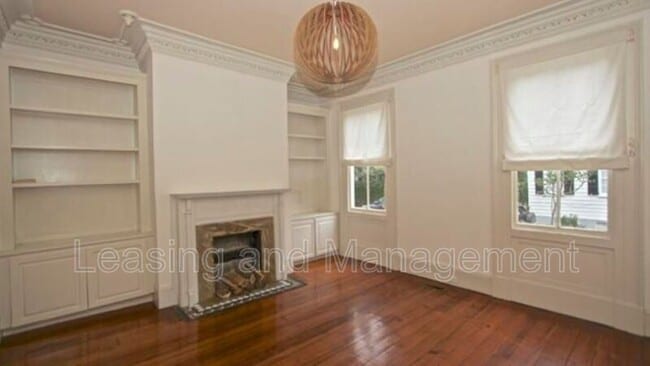 Building Photo - 27 Smith St