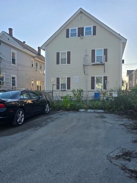 Building Photo - 32 Agawam St