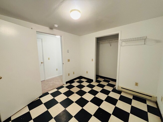 Building Photo - 435 Wakeman Ct NE