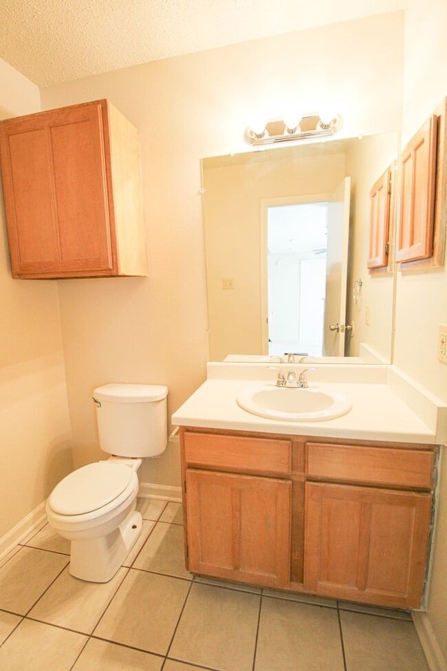 Building Photo - 949 Schertz Pkwy