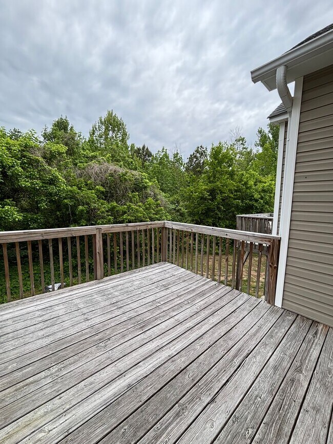 Building Photo - 402 Beaumont Cir