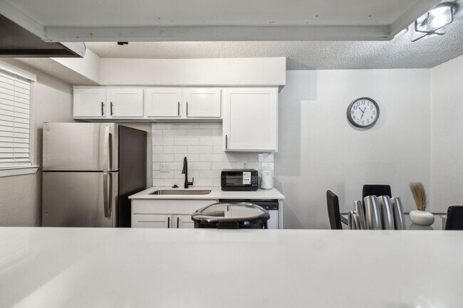 Building Photo - 2520 Thomason Cir