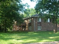 Building Photo - Immaculate Updated 2 Bedroom 1 bath