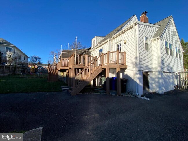 Building Photo - 1406 N Glebe Rd