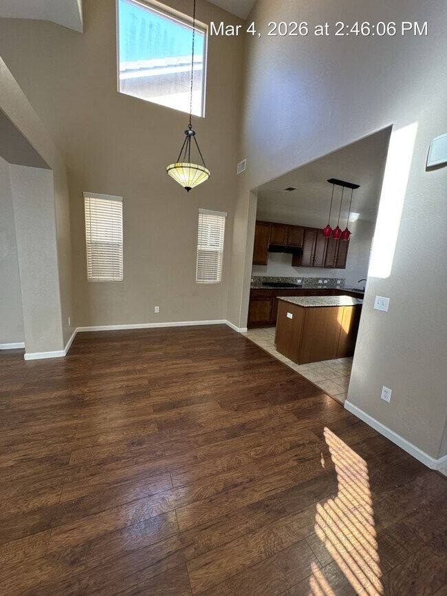Building Photo - Gorgeous NW Visalia home located in Avalon gated community!  Available Now !!
