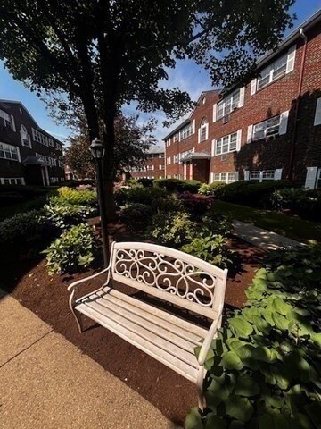 Building Photo - 11 Cass St