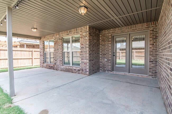 Building Photo - 6711 Boot Dr