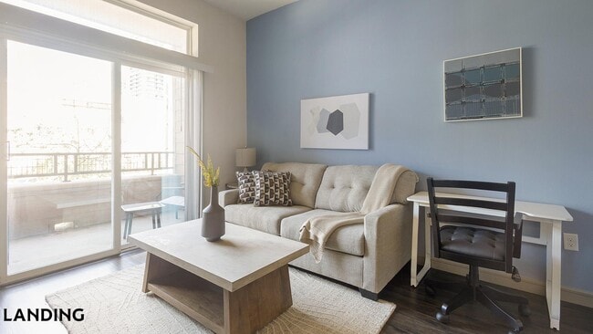 Building Photo - 1711 Caroline St