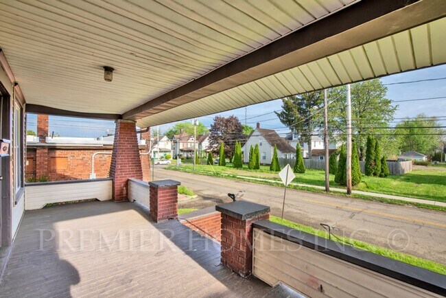 Building Photo - 3 Bedroom Home with Large Front Porch – $1,495/mo