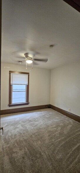 Building Photo - 585 Case Ave